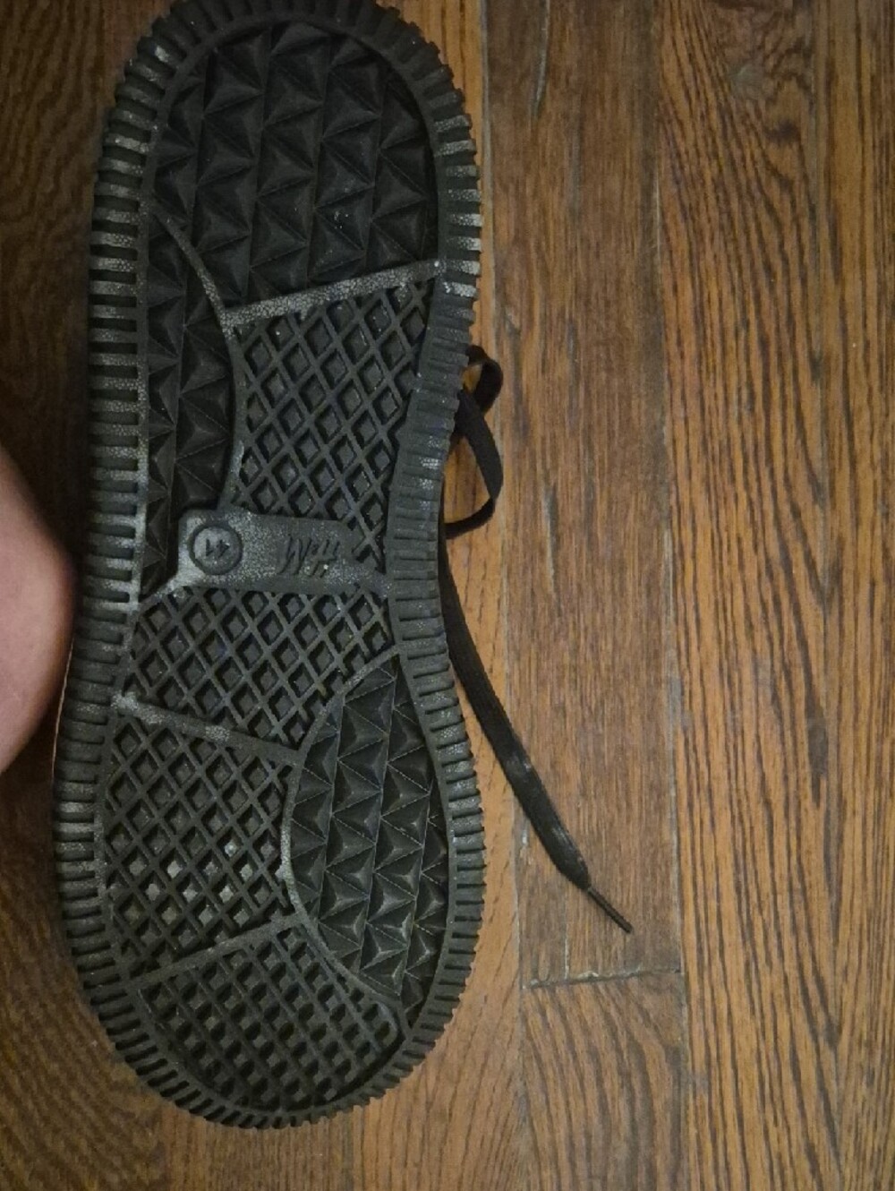 H&M White and Black Low-Top Sneakers - Picture 4 of 6